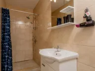 Rent, one bedroom apartment, 35m², Bulevar, Budva - image 13