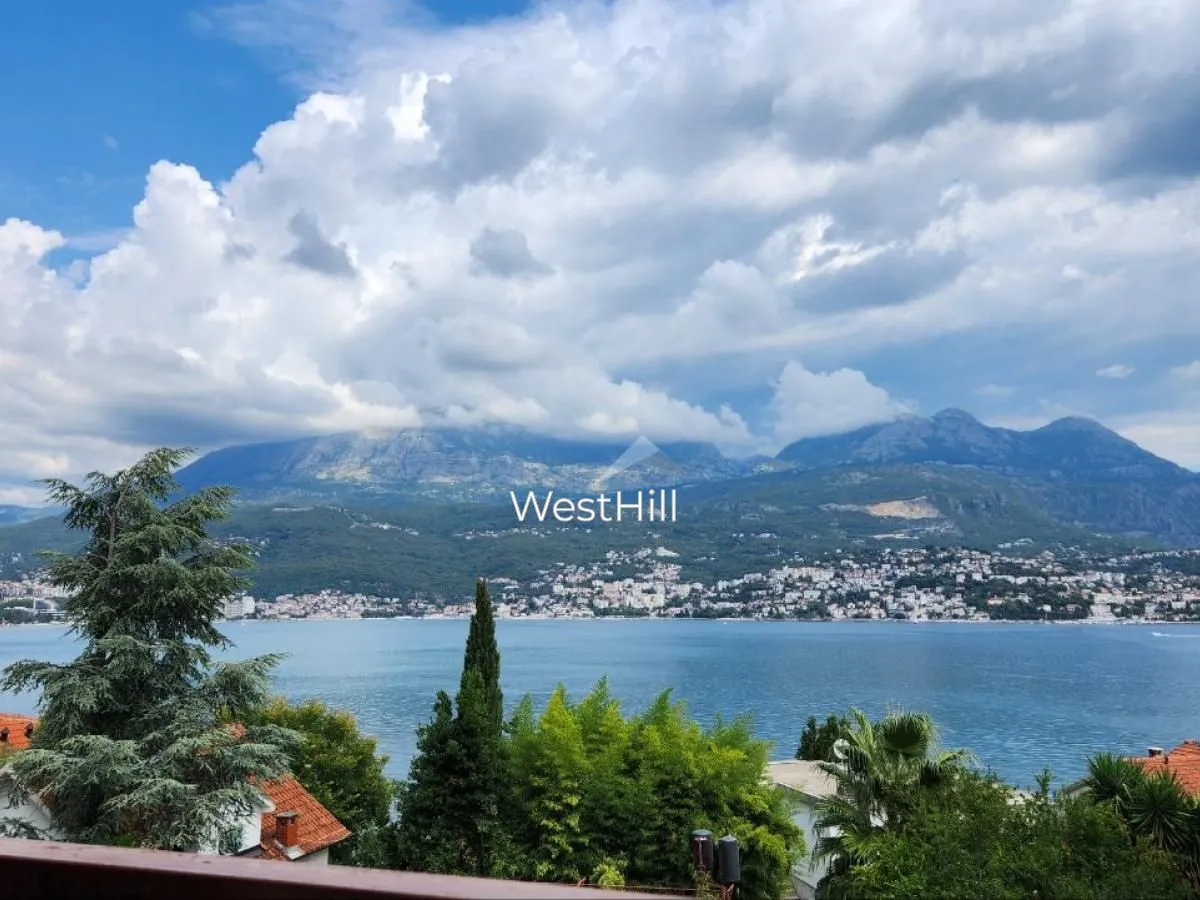 Sale, two bedroom apartment, 73m², Njivice, Herceg Novi
