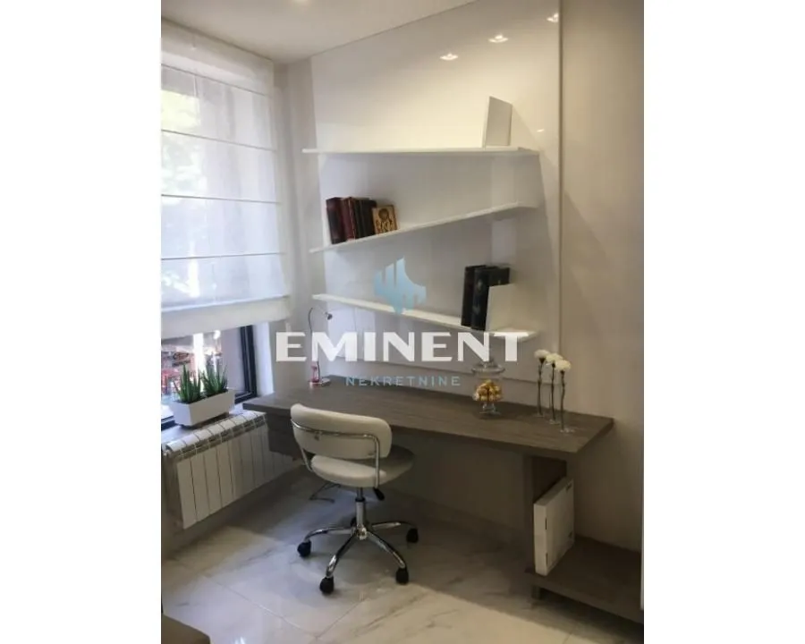 Izdavanje, dvosoban stan, 56m², Čubura, Beograd