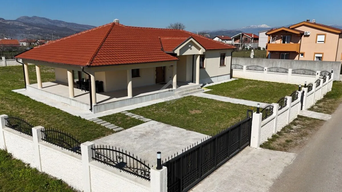 Izdavanje, kuća, 200m², Kokoti, Podgorica