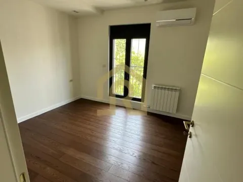 Izdavanje, poslovni prostor, 113m², Čubura, Beograd - image 4