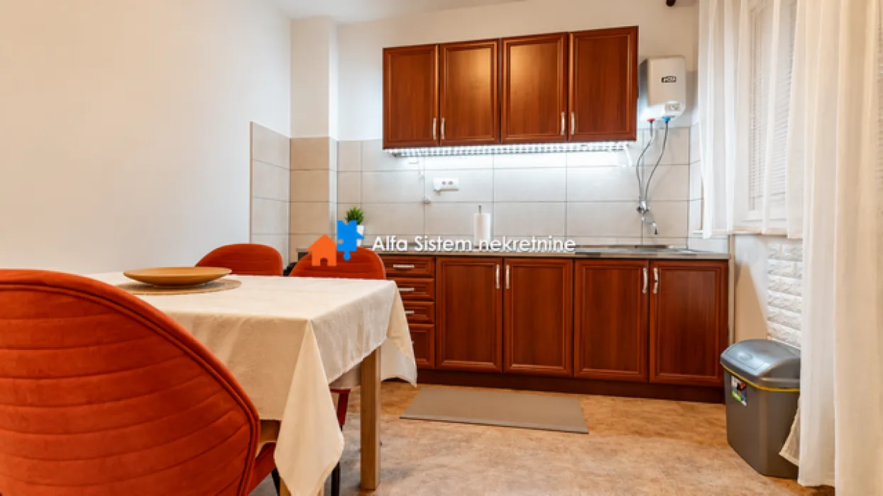 Izdavanje, dvosoban stan, 65m², Savski Venac, Beograd