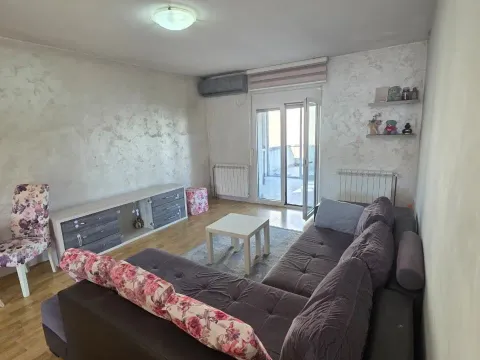 Prodaja, kuća, 86m², Stari Aerodrom, Podgorica - image 4