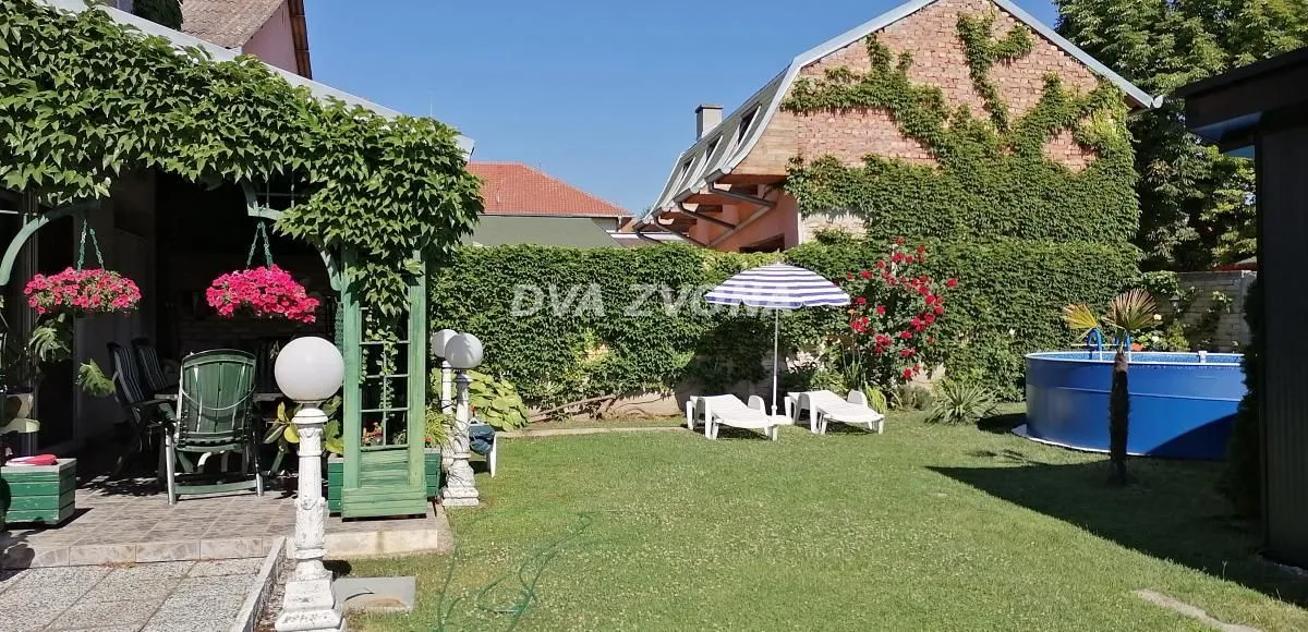 Prodaja, kuća, 274m², Temerin, Novi Sad