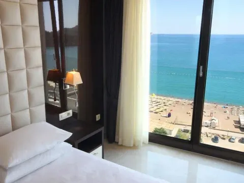 Rent, one bedroom apartment, 60m², Bečići, Budva - image 4