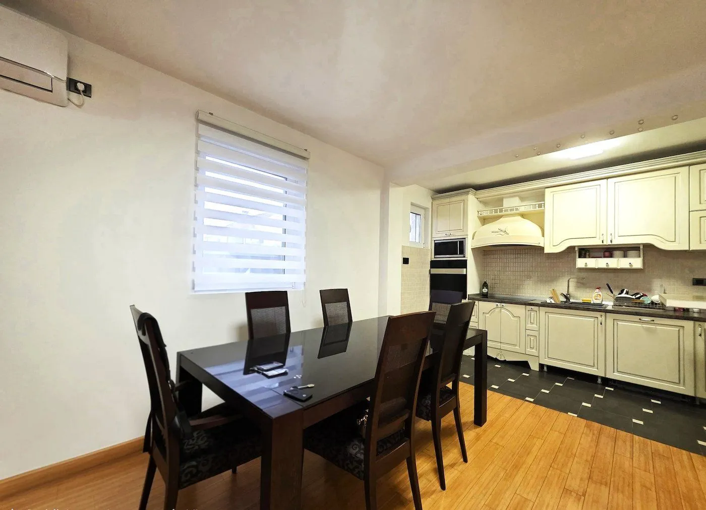 Rent, house, 168m², Murtovina, Podgorica