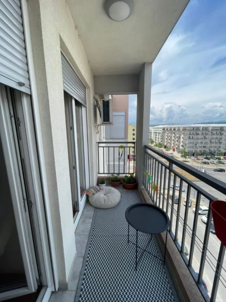 Izdavanje, jednosoban stan, 42m², Stari Aerodrom, Podgorica