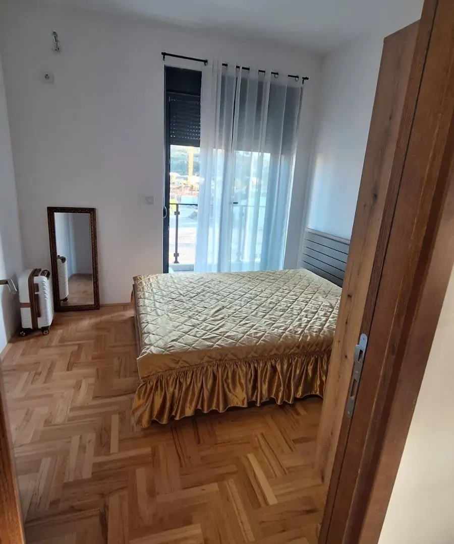 Izdavanje, dvosoban stan, 60m², Zabjelo, Podgorica