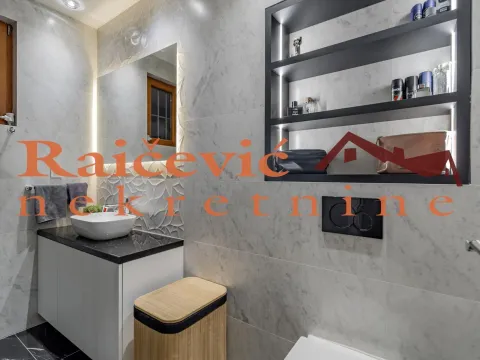 Sale, four bedroom apartment, 115m², Vračar, Šid - image 9