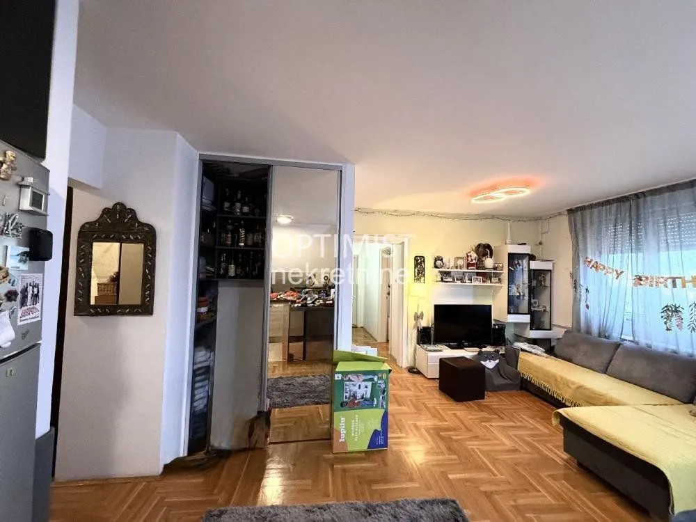 Sale, four bedroom apartment, 98m², Voždovac Sve Podlokacije, Beograd