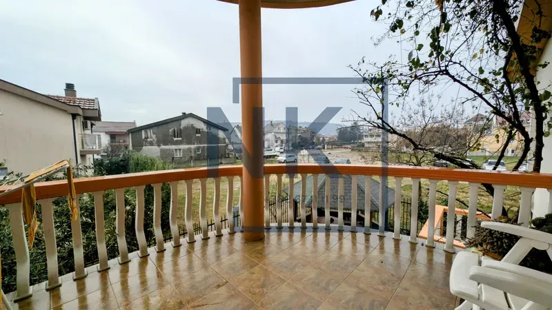 Prodaja, kuća, 240m², Zagorič, Podgorica