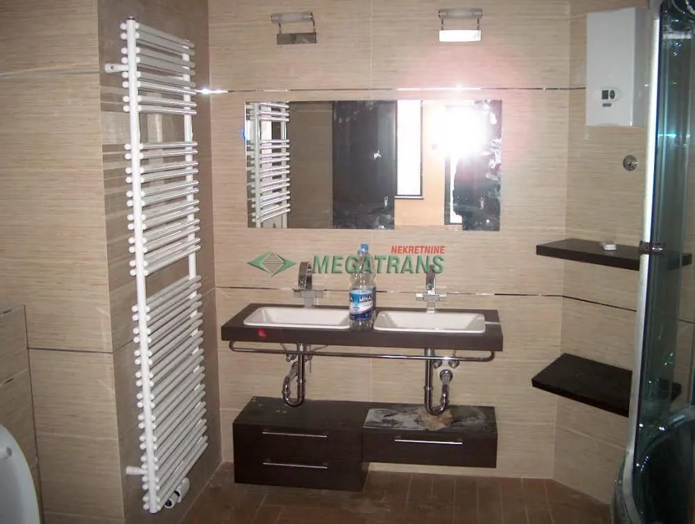 Izdavanje, četvorosoban stan, 170m², Novi Sad Sve Podlokacije, Novi Sad