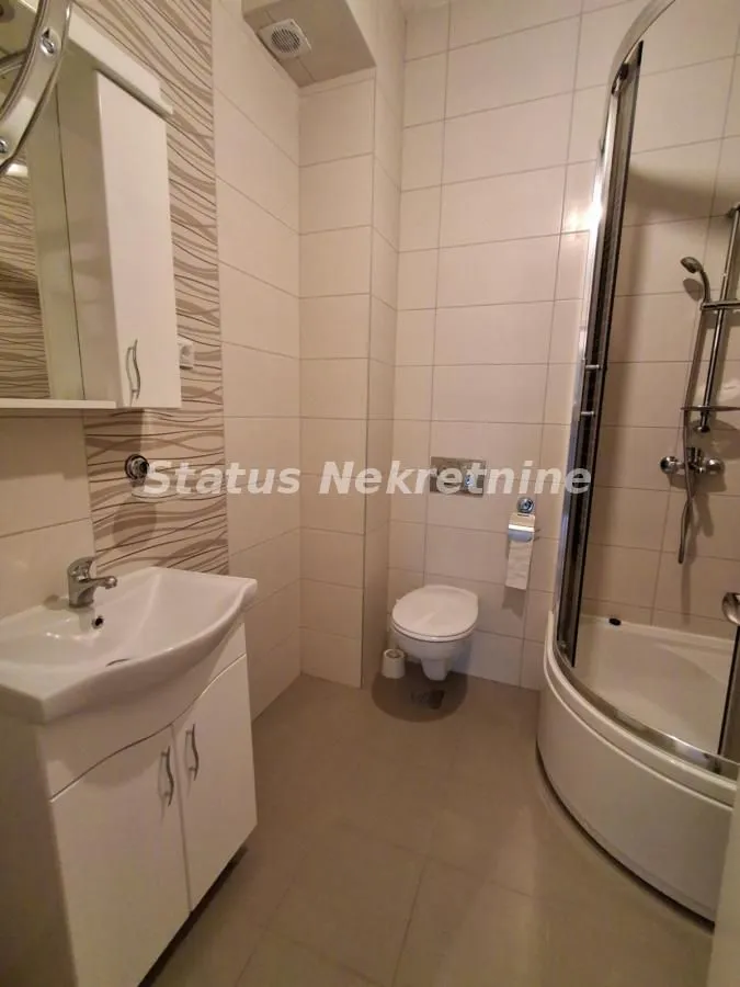 Izdavanje, trosoban stan, 66m², Sremska Kamenica, Petrovaradin