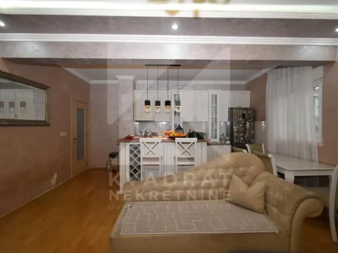 Rent, three bedroom apartment, 95m², Blok 9, Podgorica - image 3