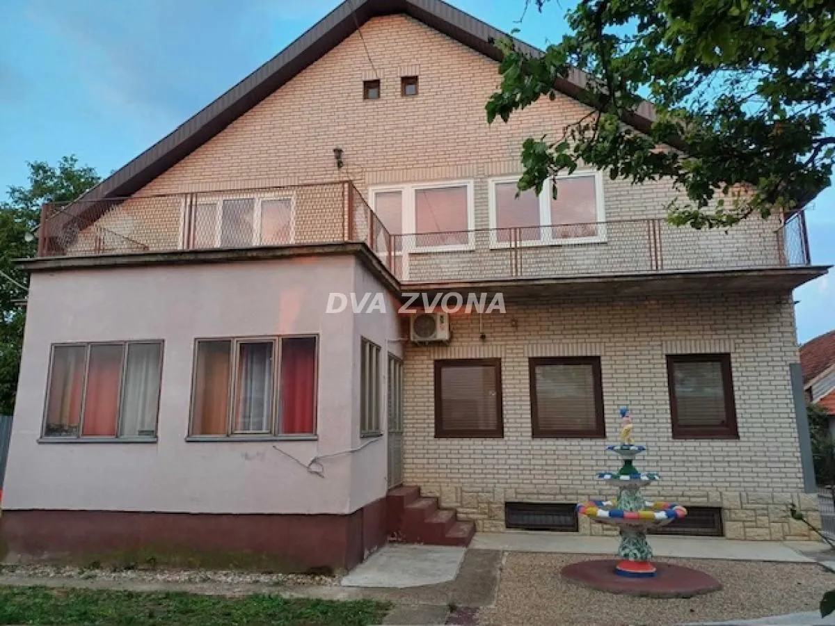 Prodaja, kuća, 192m², Novi Bečej, Zrenjanin