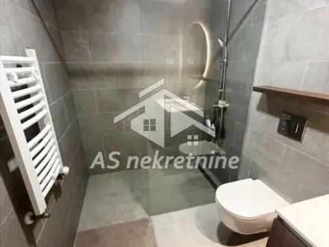 Izdavanje, trosoban stan, 77m², Savski Venac, Beograd - image 8