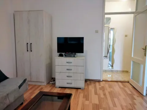 Rent, studio apartment, 35m², Pejton, Podgorica - image 3