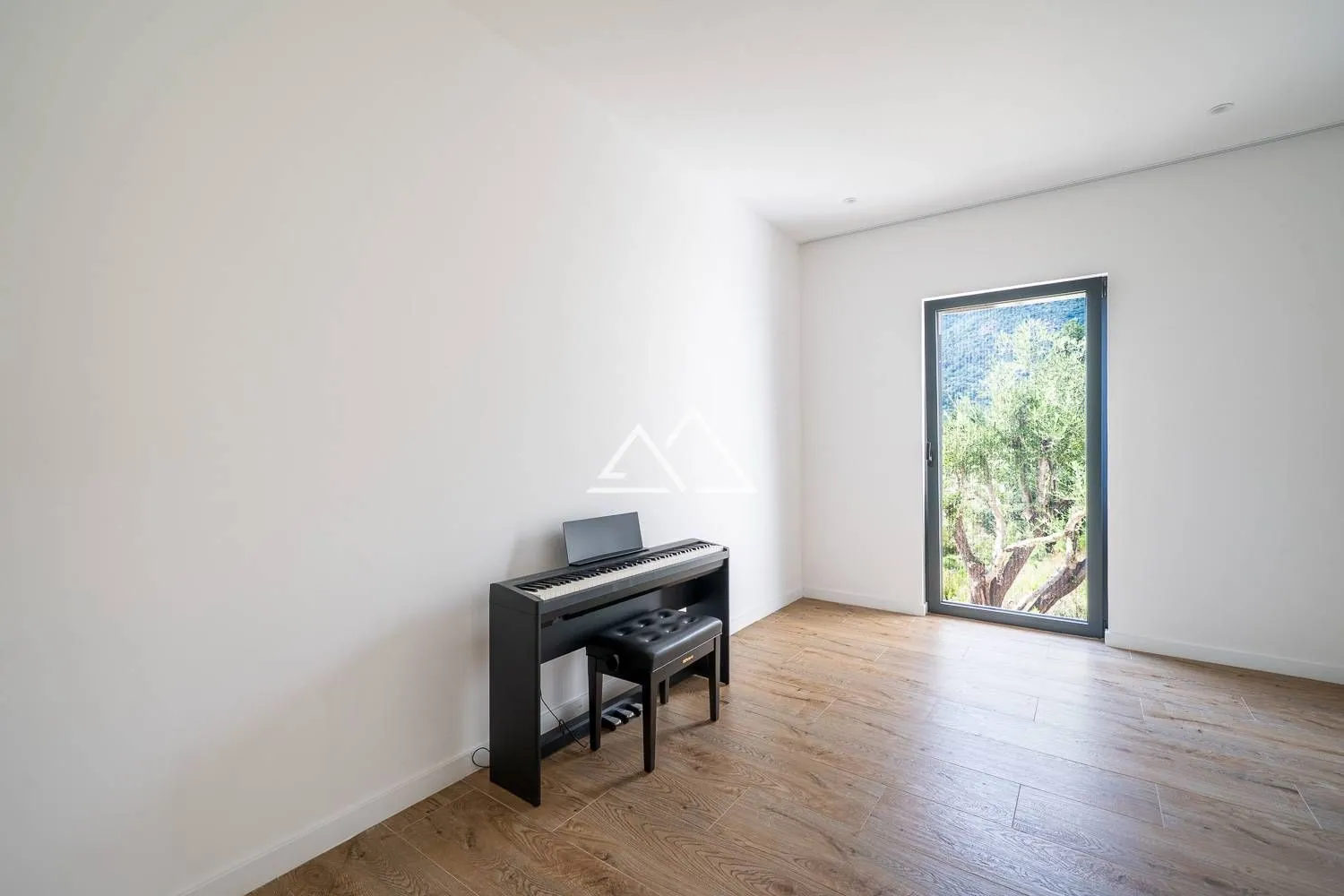Prodaja, kuća, 220m², Tivat, Crna Gora