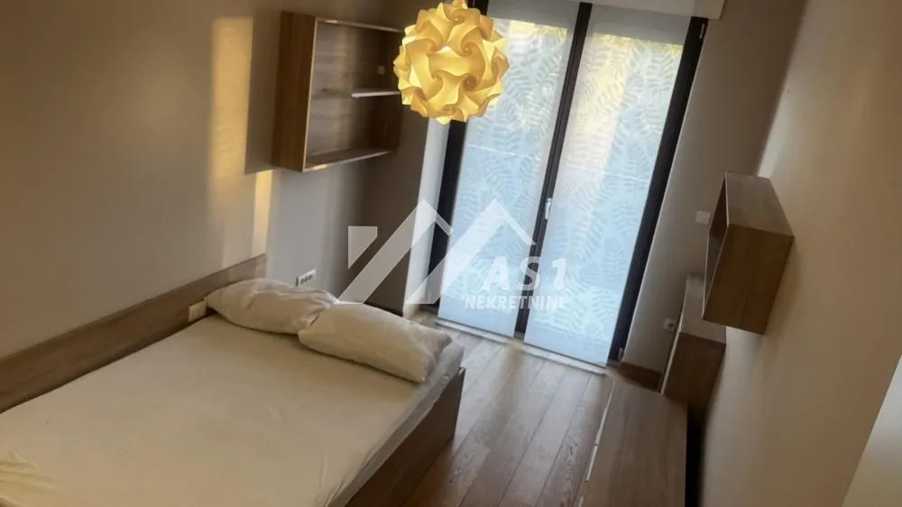 Izdavanje, trosoban stan, 85m², Adamovićevo Naselje, Novi Sad Sve Podlokacije