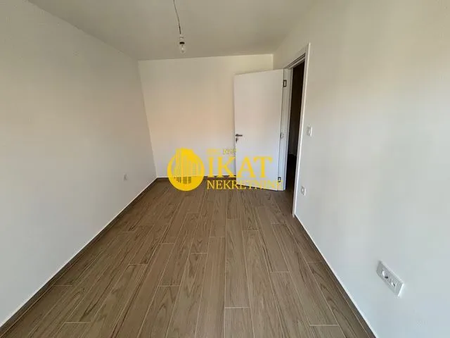 Prodaja, trosoban stan, 65m², Cvetkova Pijaca, Zvezdara Sve Podlokacije