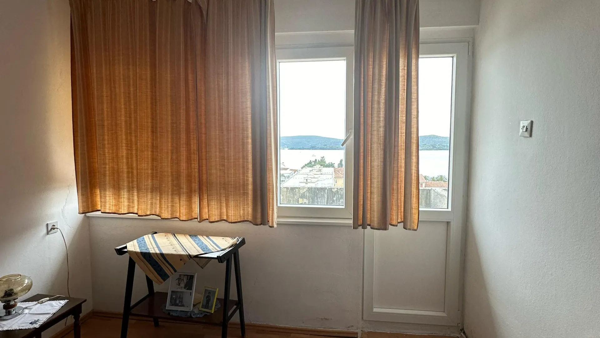 Prodaja, dvosoban stan, 67m², Centar, Tivat