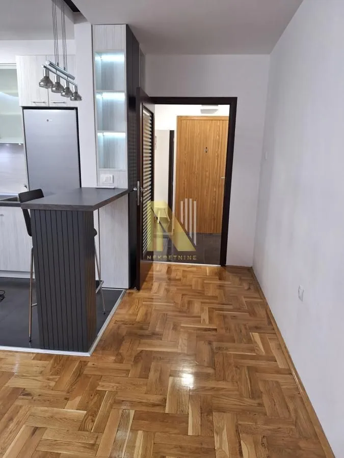 Izdavanje, dvosoban stan, 62m², Adamovićevo Naselje, Novi Sad Sve Podlokacije