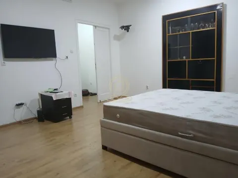 Izdavanje, dvosoban stan, 78m², Stari Grad, Beograd - image 2