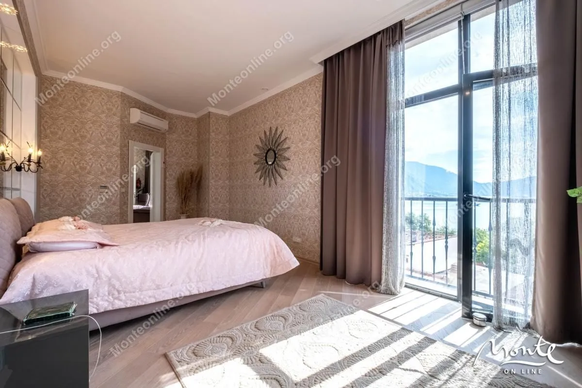 Prodaja, kuća, 428m², Orahovac, Kotor