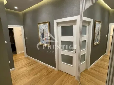 Izdavanje, dvosoban stan, 78m², Centar, Podgorica - image 4