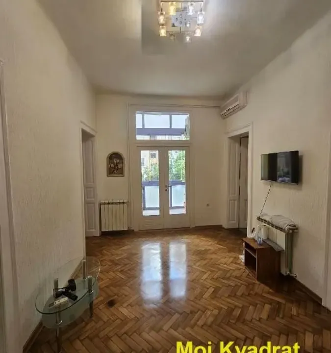 Rent, three bedroom apartment, 82m², Vračar Sve Podlokacije, Beograd