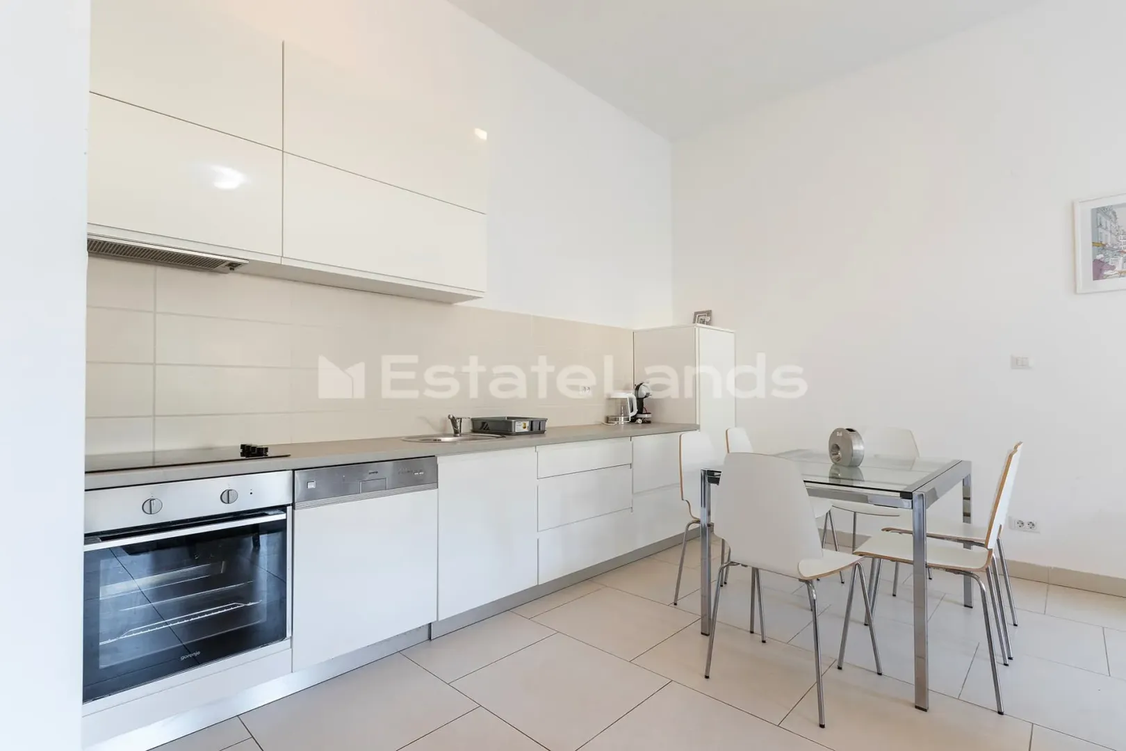 Prodaja, dvosoban stan, 84m², Morinj, Kotor