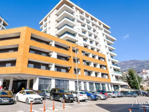 Prodaja, trosoban stan, 140m², Budva, Crna Gora - image 23