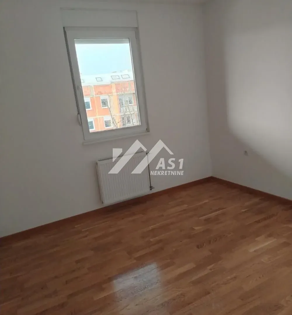 Prodaja, trosoban stan, 67m², Petrovaradin, Novi Sad