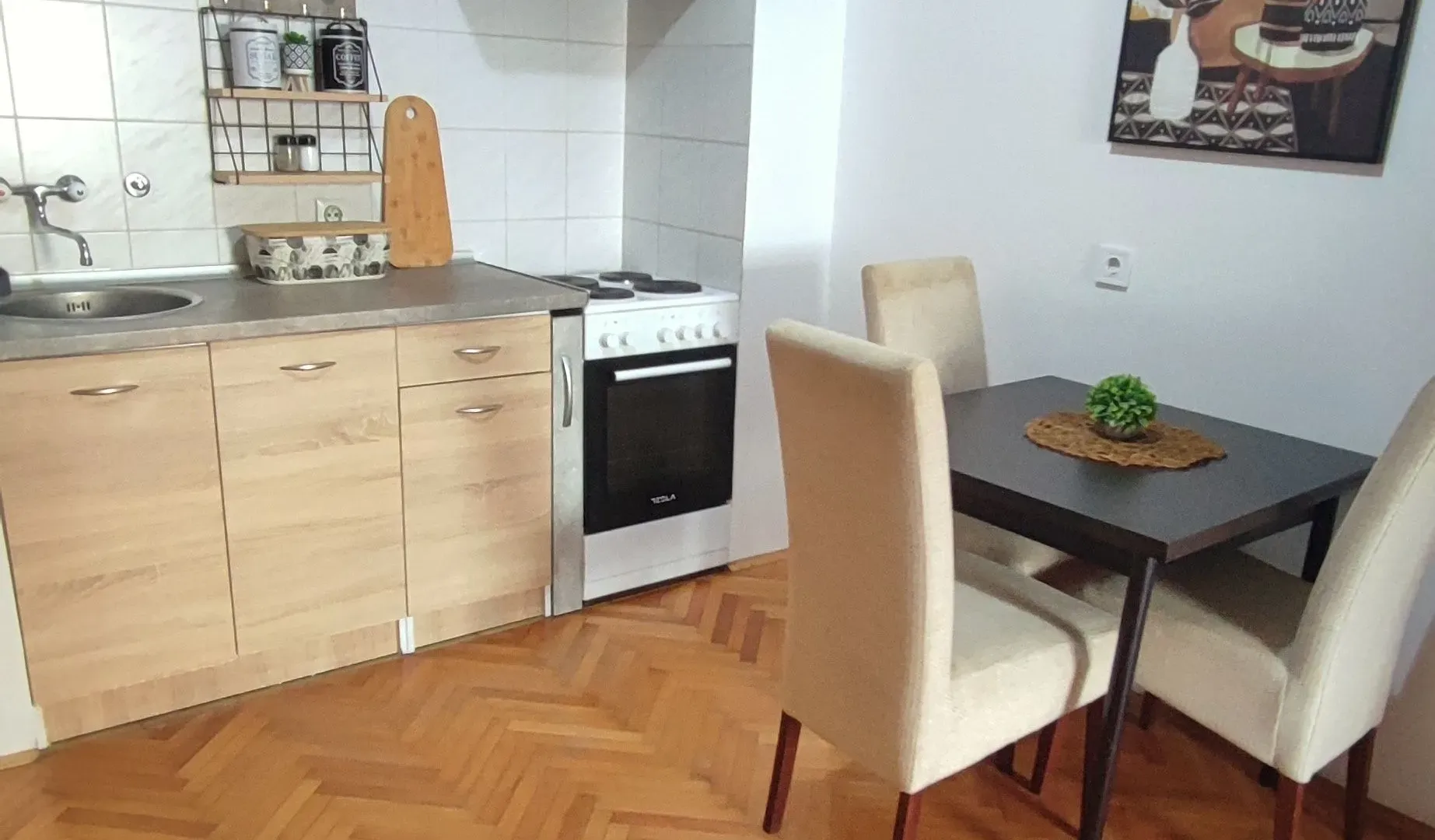 Izdavanje, jednosoban stan, 40m², Adok, Budva