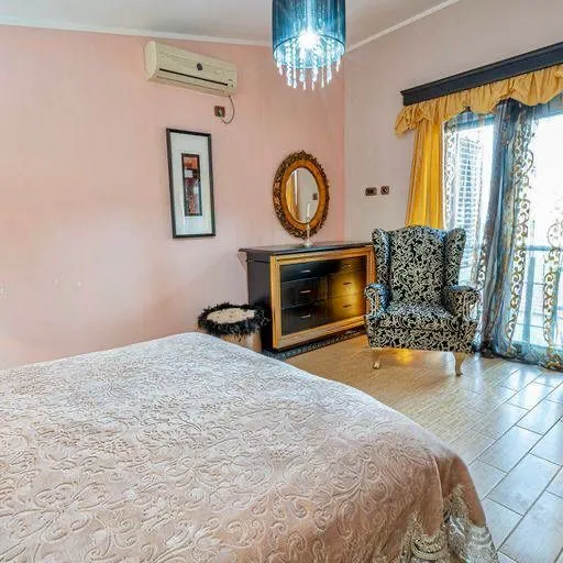 Rent, house, 300m², Bečići, Budva