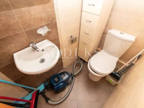Izdavanje, trosoban stan, 71m², Stari Aerodrom, Podgorica - image 4