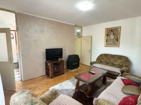 Izdavanje, dvosoban stan, 80m², Tuški Put, Podgorica