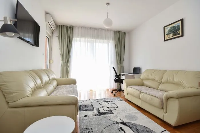 Rent, one bedroom apartment, 45m², Babilonija, Budva