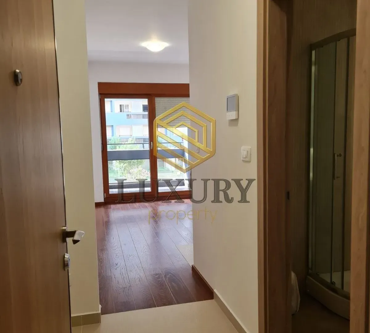 Izdavanje, jednosoban stan, 25m², Master Kvart, Podgorica