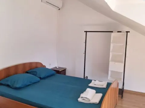 Rent, three bedroom apartment, 90m², Dobrota, Kotor - image 2