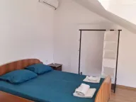 Izdavanje, trosoban stan, 90m², Dobrota, Kotor - image 2