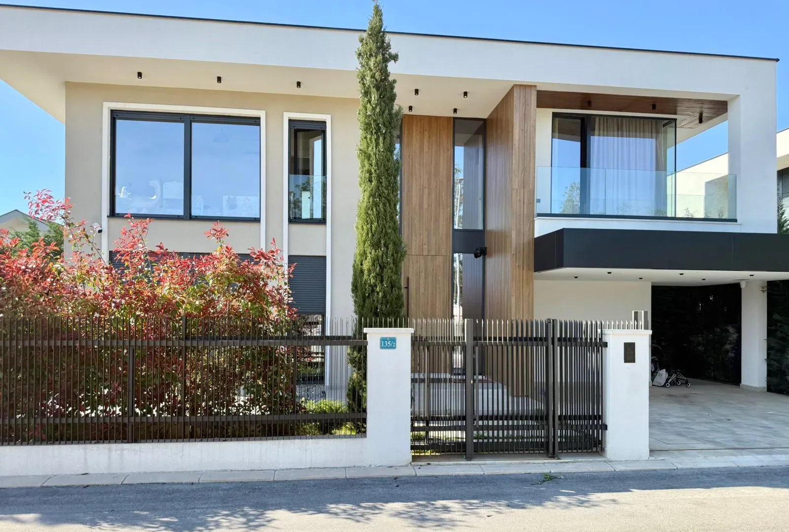 Prodaja, kuća, 250m², Gornja Gorica, Podgorica