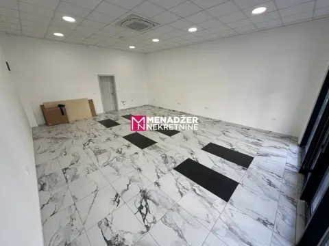 Rent, office space, 54m², Central Point, Podgorica - image 2