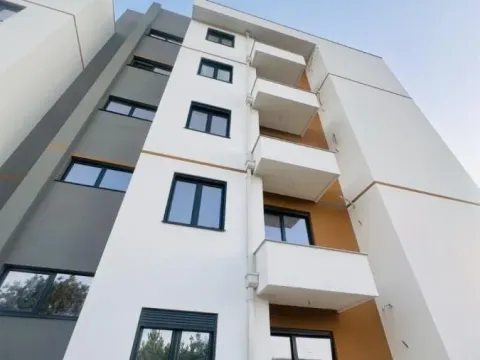 Prodaja, stan, 48m², Ulcinj, Crna Gora - image 4