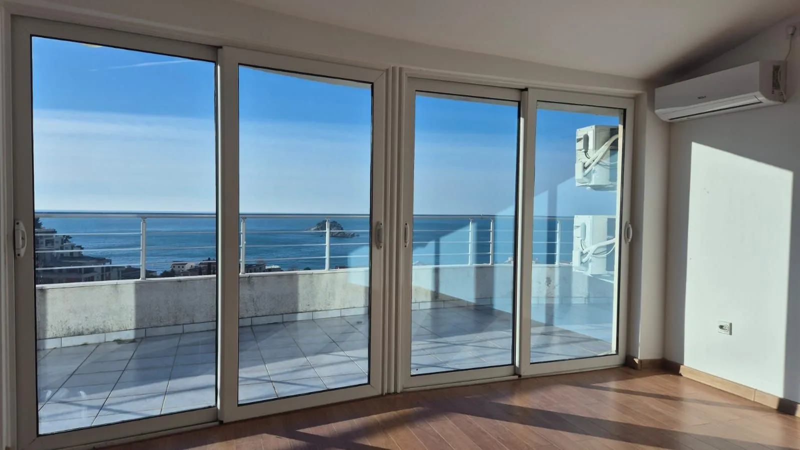 Prodaja, trosoban stan, 169m², Petrovac, Budva