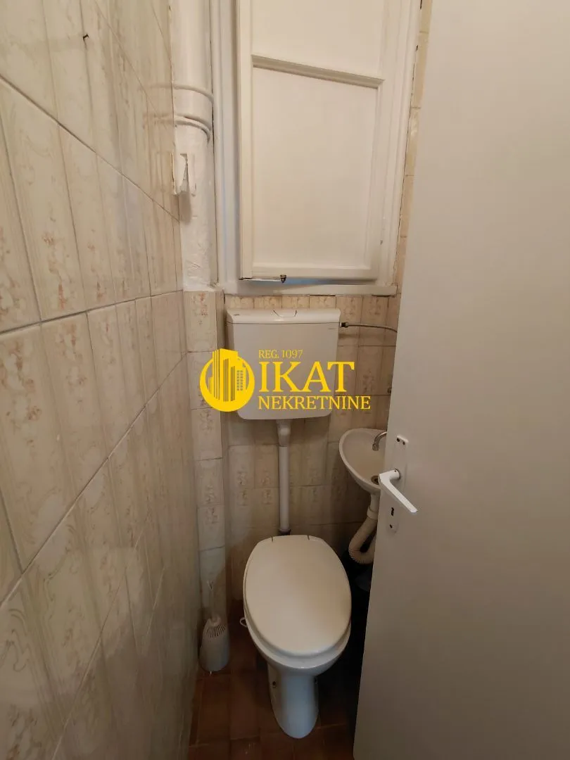 Izdavanje, četvorosoban stan, 110m², Vračar Centar, Vračar Sve Podlokacije