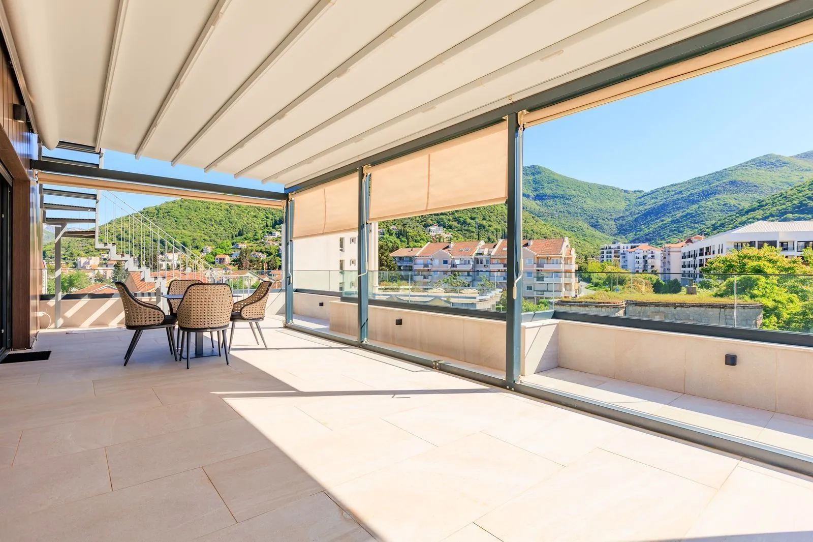 Prodaja, dvosoban stan, 154m², Tivat, Crna Gora