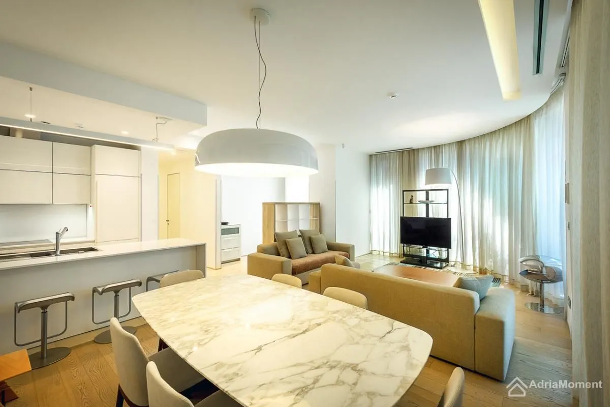Prodaja, dvosoban stan, 156m², Centar, Budva