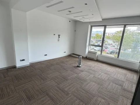 Izdavanje, poslovni prostor, 80m², Preko Morače, Podgorica - image 1