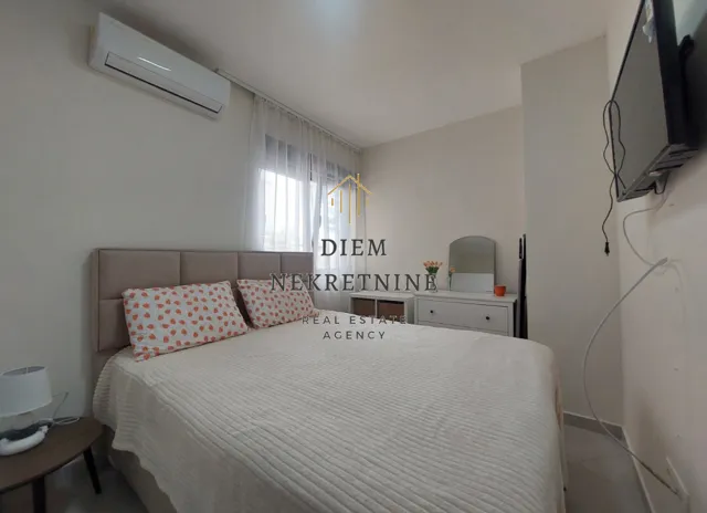 Izdavanje, jednosoban stan, 46m², Pod Kuk, Tivat